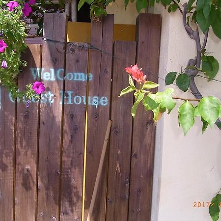 Guest House Renga II Урума Экстерьер фото